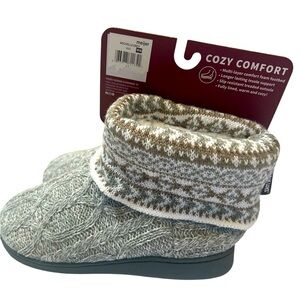 Cute Pattern Gray/White/Brown/Silver Muk Luks Bootie Slipper. Size=7/8.  NWT